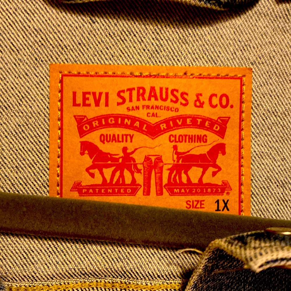 New Levi’s Jean Jacket